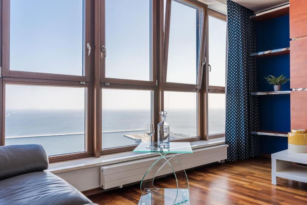 Golden Apartments An Hryniewickiego 6A Gdynia Luaran gambar