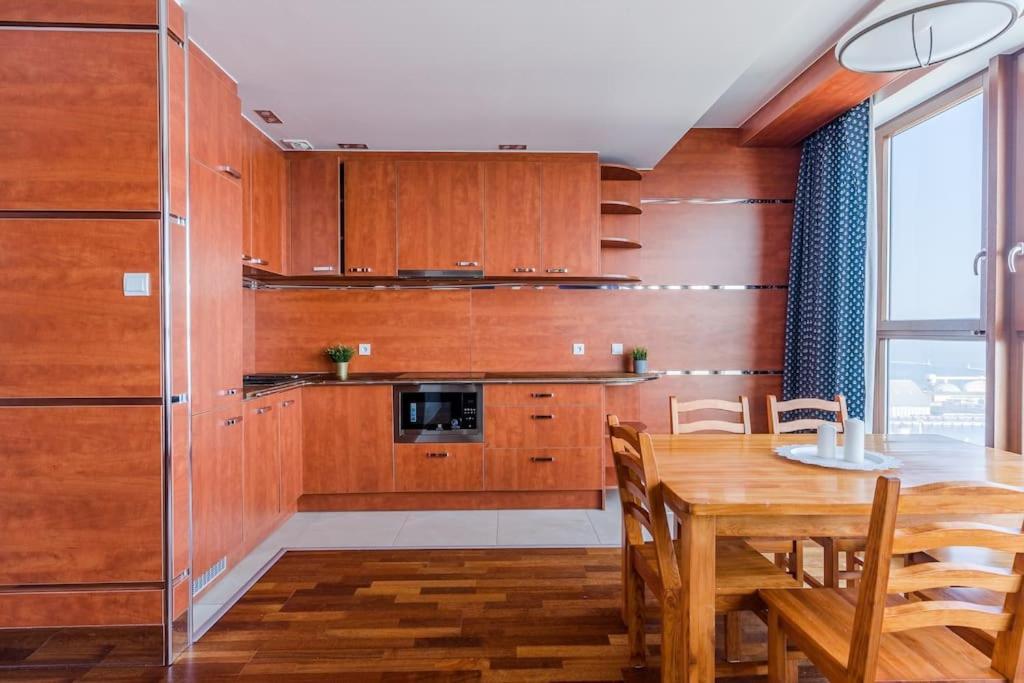 Golden Apartments An Hryniewickiego 6A Gdynia Luaran gambar